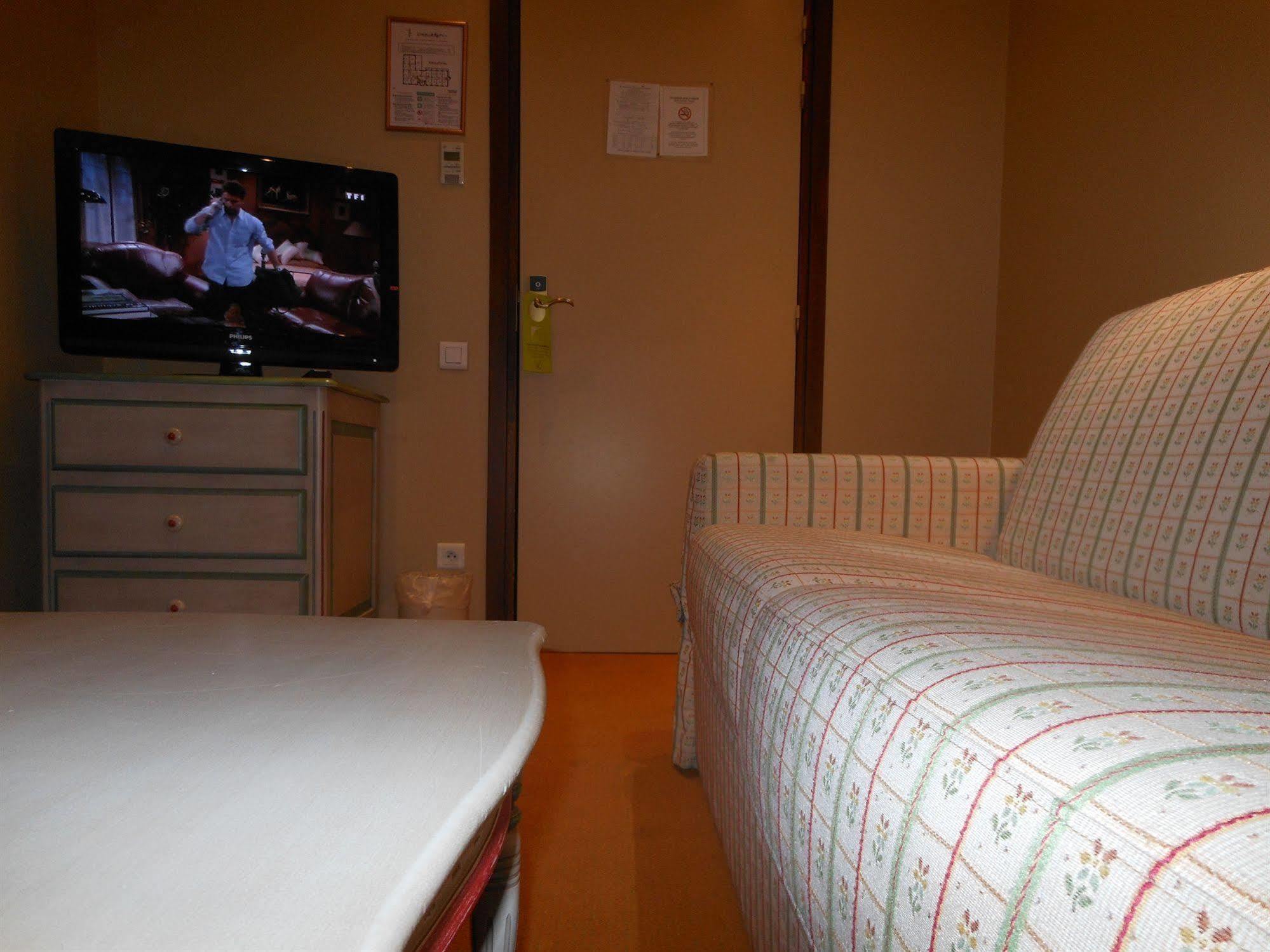 Logis Hotel Beausejour Кольмар Екстер'єр фото
