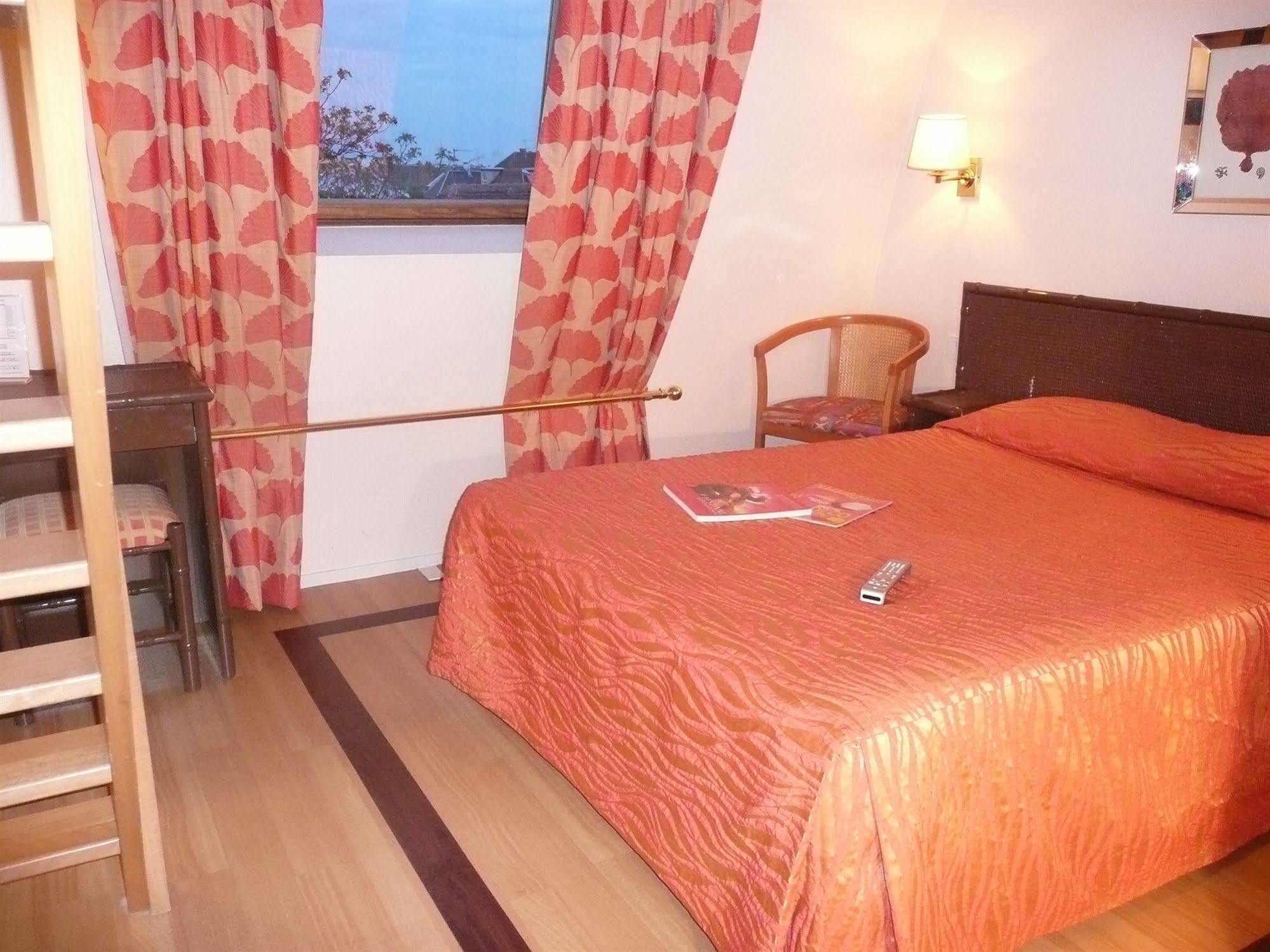 Logis Hotel Beausejour Кольмар Екстер'єр фото